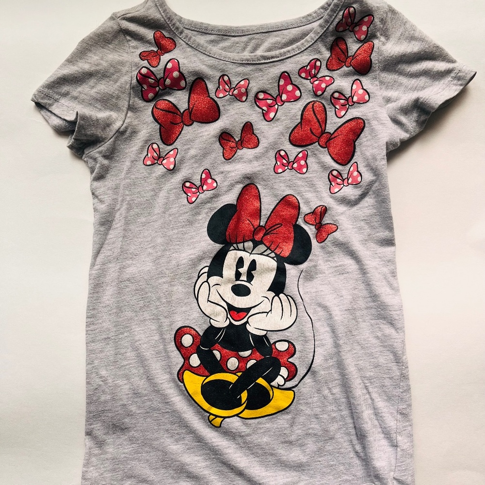 Mini Mouse tee-shirt size 7-8 cotton with. Grey with sparkle bows and Mini Mouse